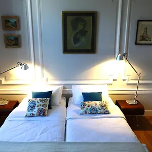 https://maison-eugnie-bagneres-de-luchon.midi-pyreneeshotels.com